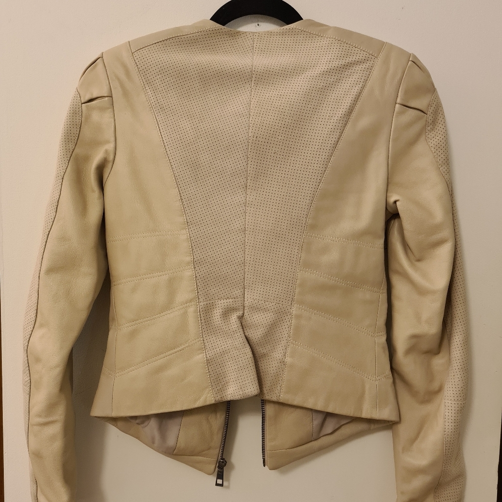 Leather ruffle jacket - Picture 4 of 9